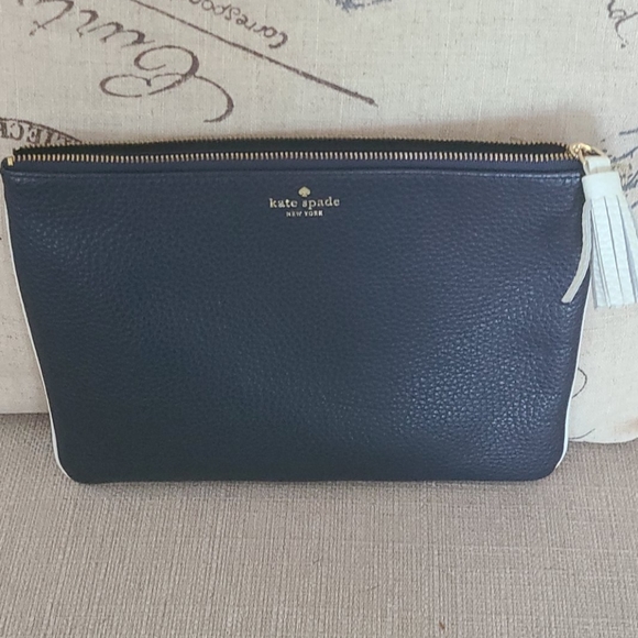 Kate Spade ♠️ - Picture 6 of 7